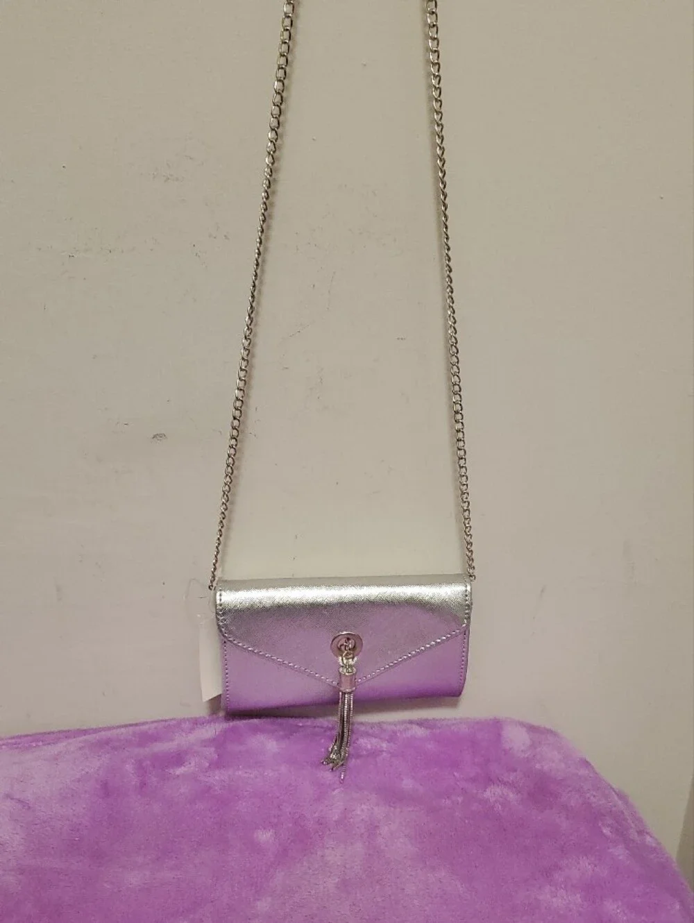 PrettyLittleThing compact metallic